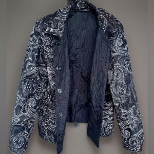 Chicos Long Sleeve Nylon Blend Reversible Windbreaker Black/White Paisley 12*